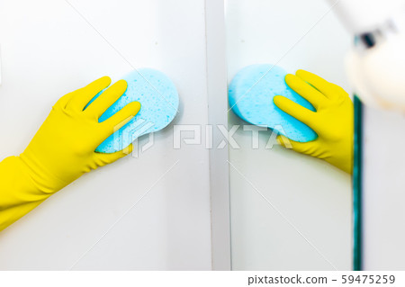 Bath cleaning 59475259