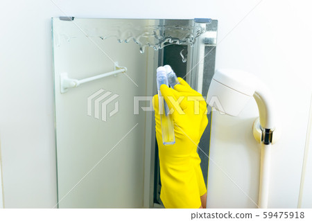 Bath cleaning Coat bathroom mirror with glue Bath cleaning Coat bathroom mirror with glue 59475918