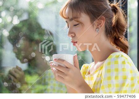 Women's lifestyle tea time 59477406