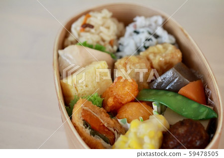 便當盒裡的兩種米飯 59478505