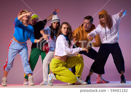 Group of young hip-hop dancers in studio Group of young hip-hop dancers in studio 59481182