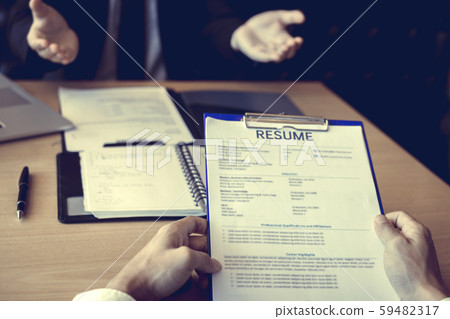 Manager expressed his pleasure to welcome the Manager expressed his pleasure to welcome the 59482317