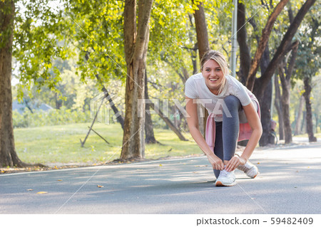 Women are preparing to run. Women are preparing to run. 59482409