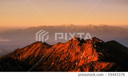 春季八嶽山登山：赤嶽山頂的黎明 59483376