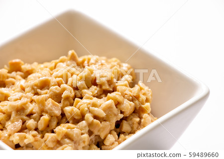 Hikiwari natto. (White background) Hikiwari natto. (White background) 59489660
