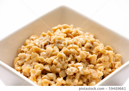 Hikiwari natto. (White background) Hikiwari natto. (White background) 59489661