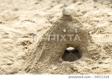Sandbox, sand mountain, sandstone face and copy space Sandbox, sand mountain, sandstone face and copy space 59511326