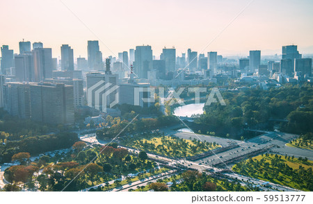  日本東京的城市景觀遊行，慶祝天皇的加冕歷史時刻（俯瞰火車線路）“慶祝線路” = 10天 59513777