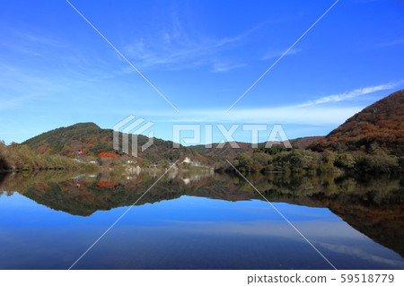 Kimimachi Osaka and Mt. Shichiza reflected on the surface of the water Kimimachi Osaka and Mt. Shichiza reflected on the surface of the water 59518779