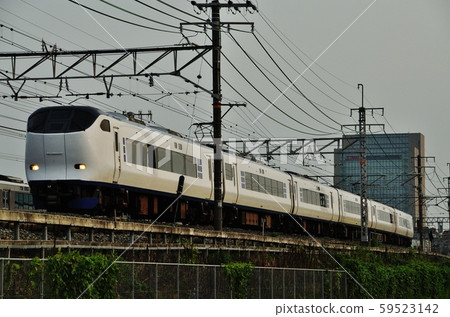 Limited Express Haruka (Series 281) running between Tokaido Main Line, Mukomachi and Nagaokakyo Station Limited Express Haruka (Series 281) running between Tokaido Main Line, Mukomachi and Nagaokakyo Station 59523142