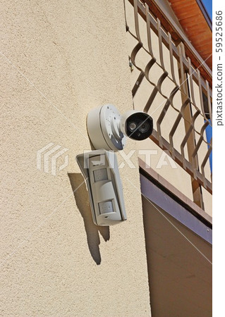 Anti-theft system with alarm and video. Anti-theft system with alarm and video. 59525686