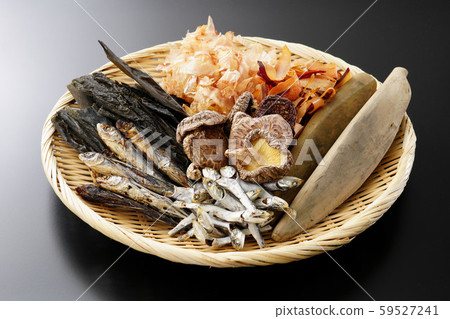 海帶，烤下巴，葡萄乾，香菇乾和魚乾 59527241