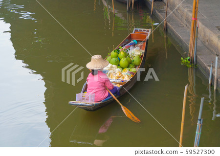 Local people sell fruits, food and souvenirs on Local people sell fruits, food and souvenirs on 59527300