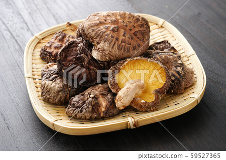 Shiitake mushroom 59527365