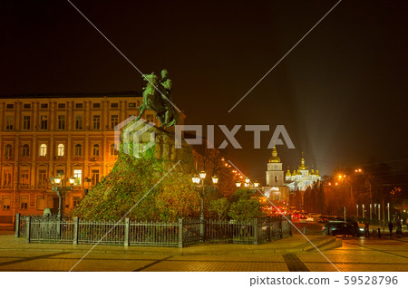 Bohdan Khmelnytsky monument Kyiv, Ukraine Bohdan Khmelnytsky monument Kyiv, Ukraine 59528796