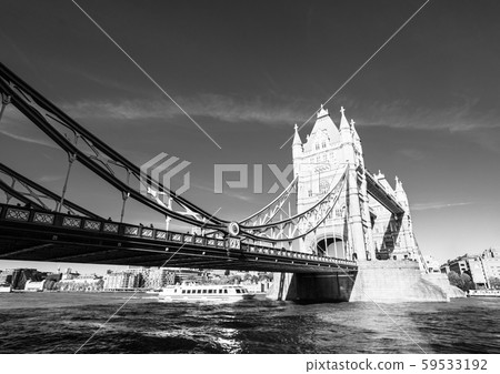 倫敦塔橋單色 59533192