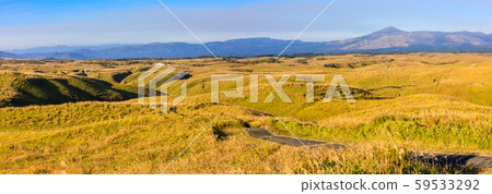 Daikanmine's autumn scenery and grass foliage panorama [Aso City, Kumamoto Prefecture] 59533292