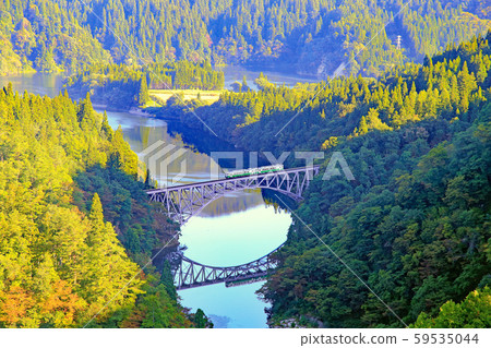 Early autumn, the first Tadami River Bridge in the early morning Early autumn, the first Tadami River Bridge in the early morning 59535044