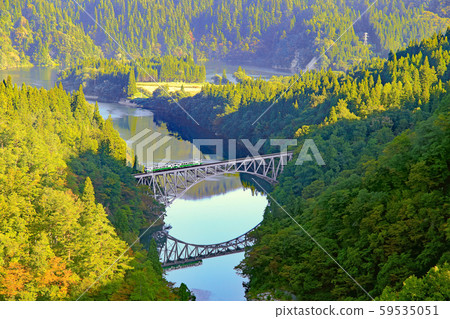 初秋,清晨的第一條忠河大橋 初秋,清晨的第一條忠河大橋 59535051