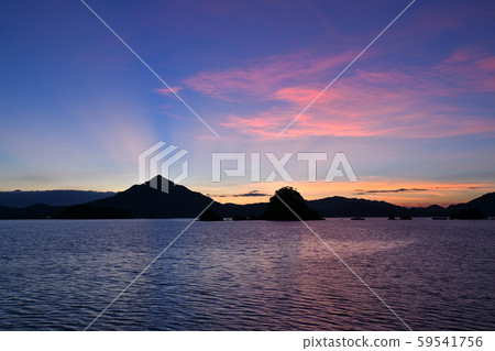 青葉山和日落 59541756