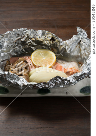 Grilled salmon with foil 59543849