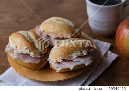 Jumbon sandwich with plenty of fermented butter Jumbon sandwich with plenty of fermented butter 59544413