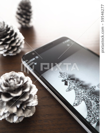 Smartphone Christmas tree display Smartphone Christmas tree display 59546277