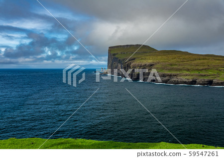 Risin og Kellingin the giants of faroe islands in the horizon Risin og Kellingin the giants of faroe islands in the horizon 59547261