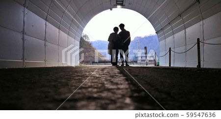 一條隧道 59547636