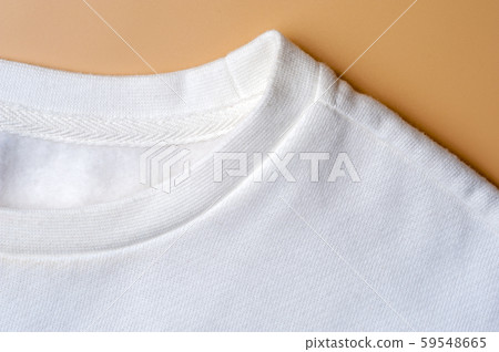 Close-up of the white neck of a cotton Close-up of the white neck of a cotton 59548665