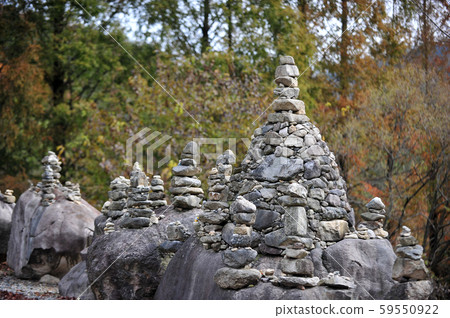 Small stone towers built upon wishes 59550922