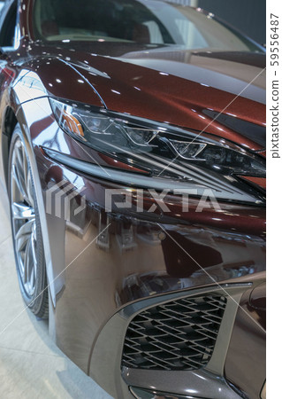 3-eye LED headlamp with a distinctive front design that shows an aggressive look 59556487