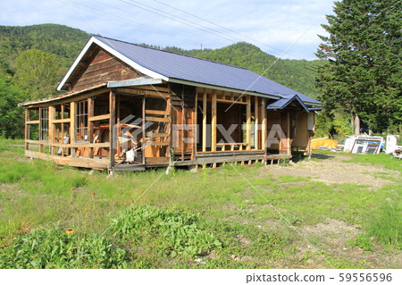 Unoccupied house, a house in Satoyama where demolition work is held Unoccupied house, a house in Satoyama where demolition work is held 59556596