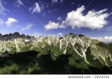 View from the mountain saddle Kreuzjoch View from the mountain saddle Kreuzjoch 59558104