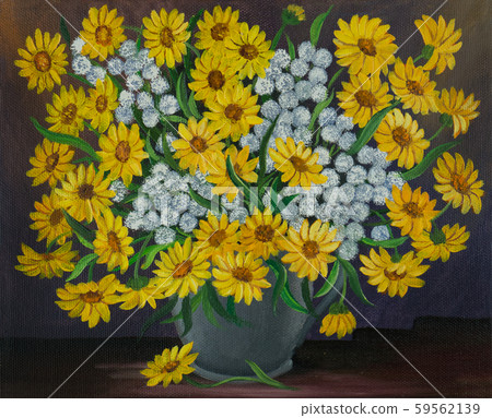 Bouquet with yellow and white flowers in vase Bouquet with yellow and white flowers in vase 59562139
