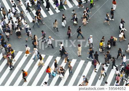 在澀谷十字路口走的人 59564052