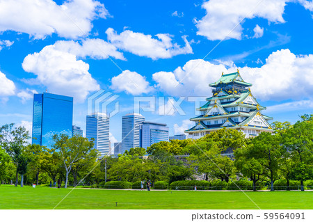 藍天和綠色的大阪城 59564091