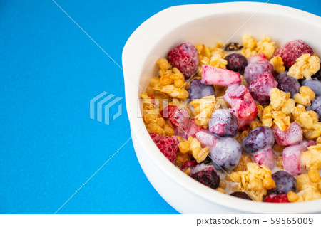 Fruit granola Fruit granola 59565009