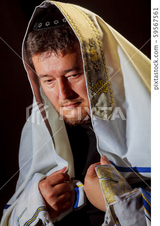 Jewish man in wrapped talit pray religious Jewish man in wrapped talit pray religious 59567561