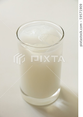 Lactic acid bacteria beverage (with ice) 59571909