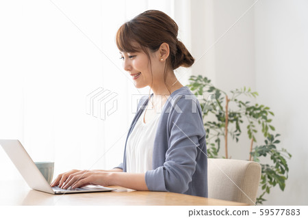 女性休閒商務 59577883