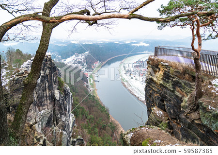 View of Elbe river from top of hill in winter 59587385