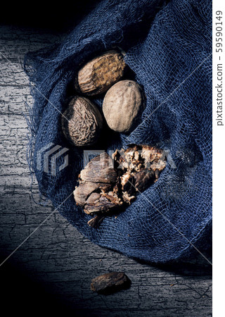 shelled and dried nutmeg seeds 59590149