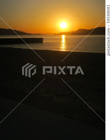 Seaside sunset ⑦ 59599091