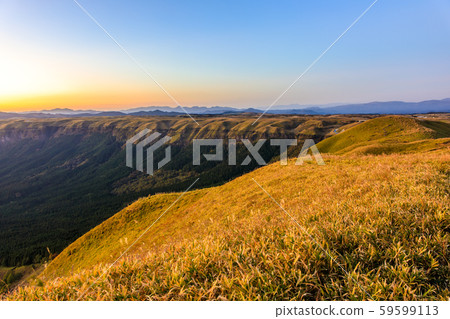 Daikanbo's sunset, autumn scenery, grass foliage [Aso City, Kumamoto Prefecture] 59599113