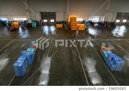 Inside the Ishinomaki Seafood Regional Wholesale Market where Seri has finished 59605083