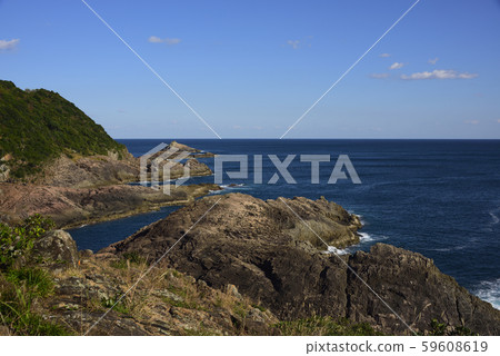 Hinata Cape 59608619