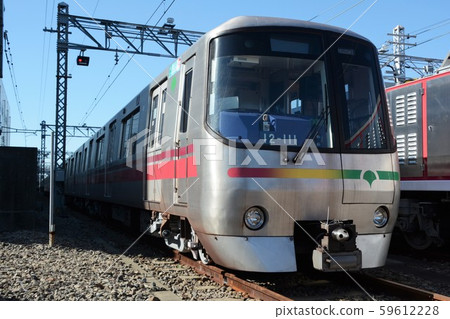 都營大江戶線12-000在車站停靠 都營大江戶線12-000在車站停靠 59612228