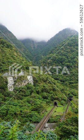 台灣太魯閣國家公園的山霧 台灣太魯閣國家公園的山霧 59612627
