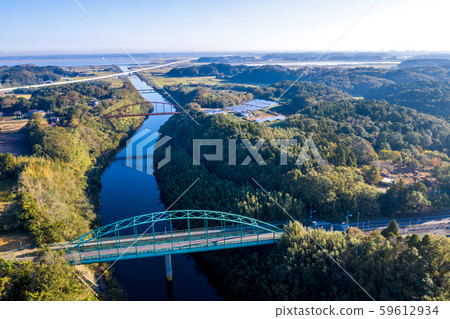 仁水沼澤水道上的橋（前：山田橋，後：一井橋，遠處：成田天空通道） 59612934